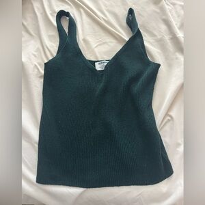 OLD NAVY VNECK KNIT TANK